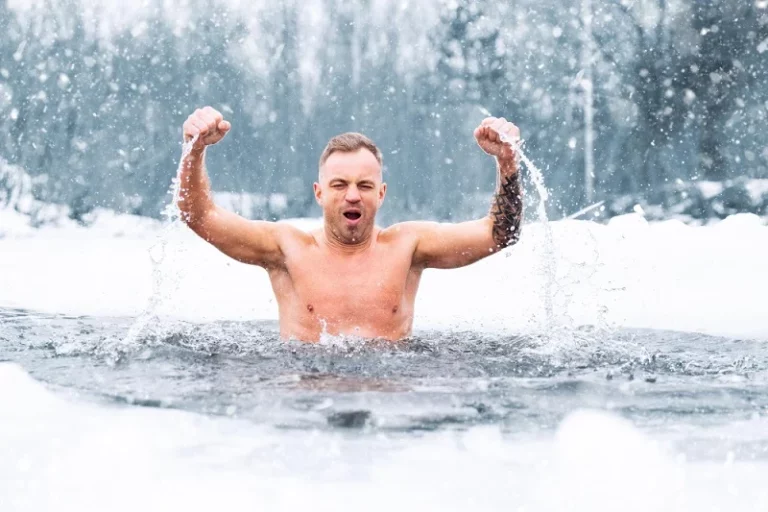 What is an Ice Bath? The Ultimate Guide to Benefits & Usage